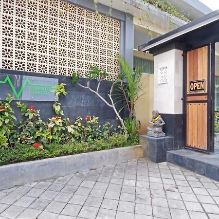 V Canggu Dormitory Luaran gambar